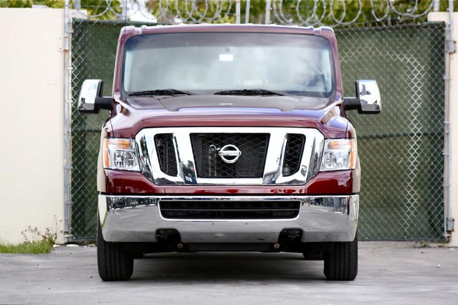  Nissan NV2500 HD 2012 года  (фото 4 из 38)